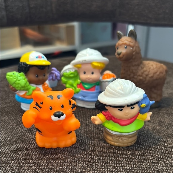 Vintage 2007 Fisher-Price Little People Safari Fisherman set tiger alpaca llama - Picture 1 of 1